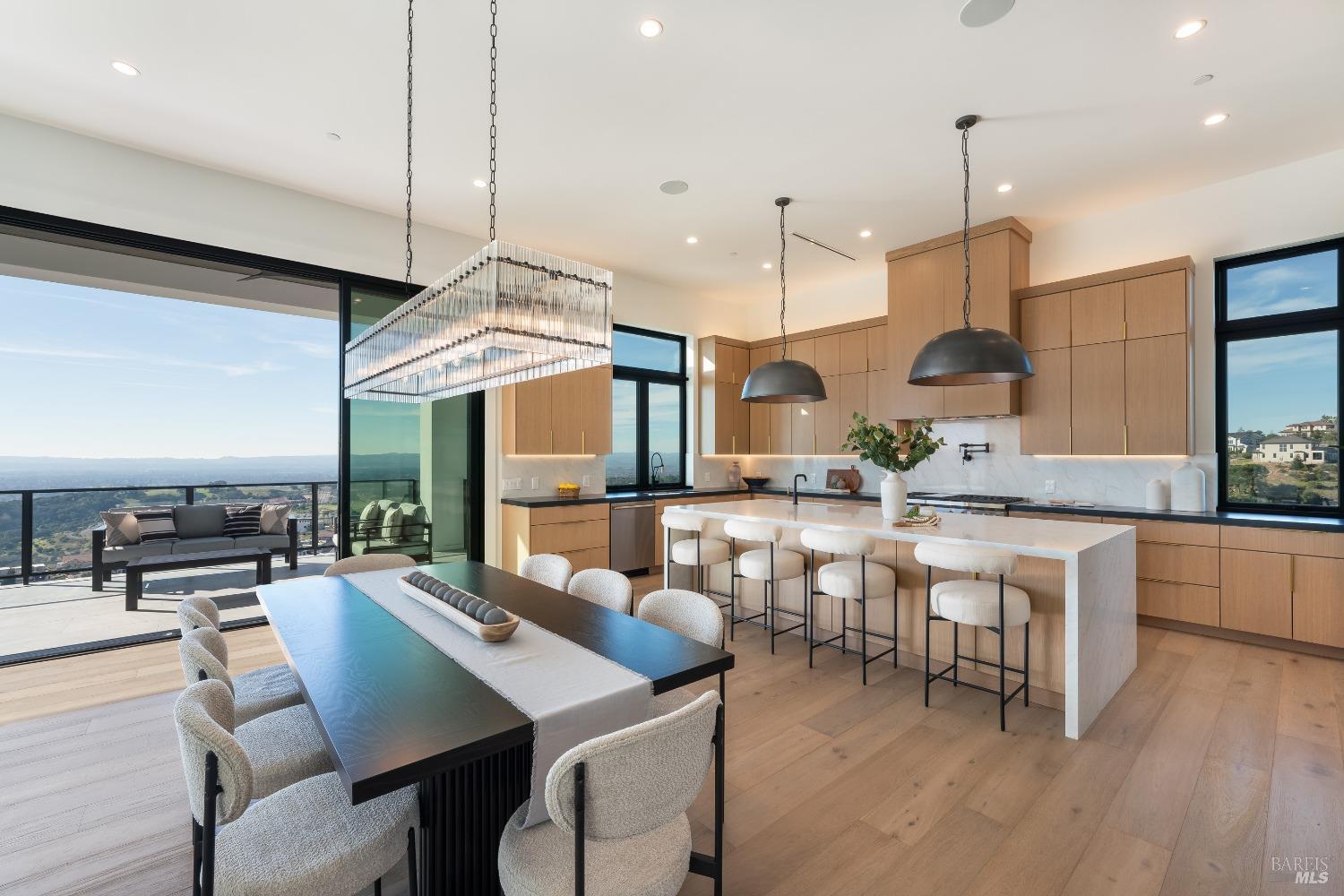 Detail Gallery Image 18 of 74 For 3835 Rocky Point Way, Santa Rosa,  CA 95404 - 4 Beds | 4/1 Baths