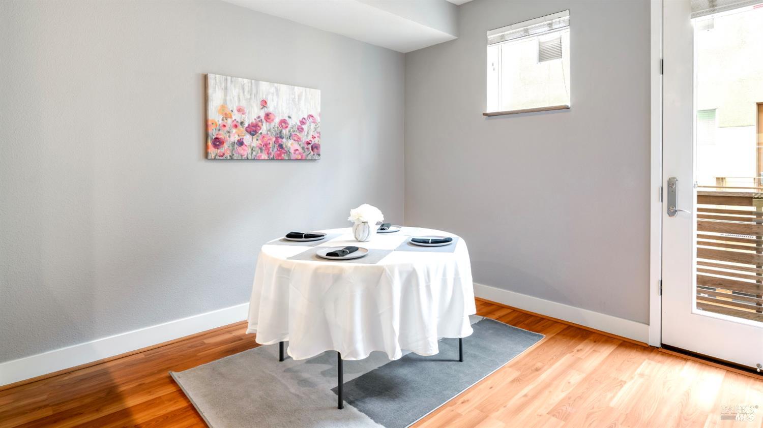 Detail Gallery Image 13 of 28 For 336 City Center Dr, Rohnert Park,  CA 94928 - 2 Beds | 2/1 Baths