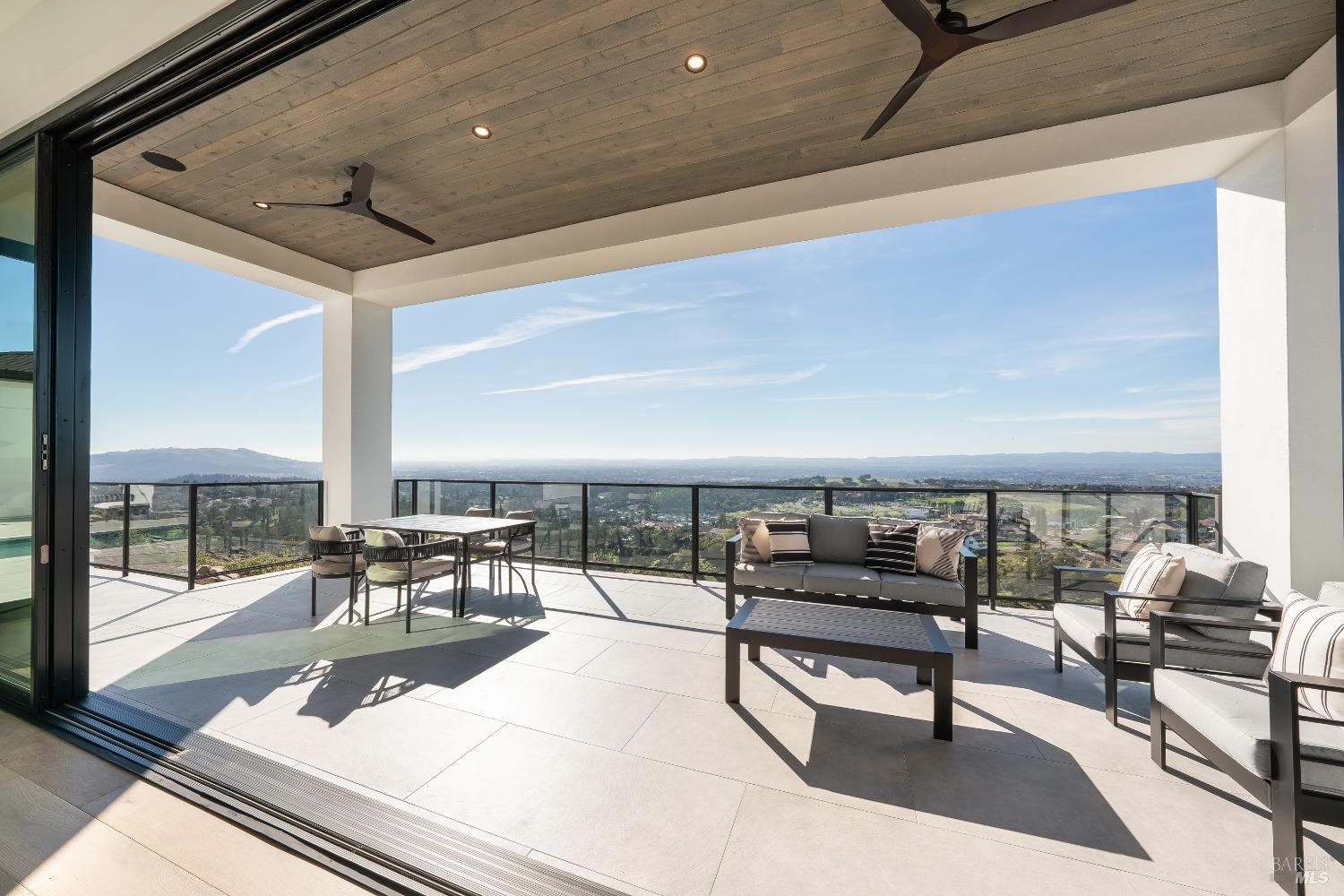 Detail Gallery Image 4 of 74 For 3835 Rocky Point Way, Santa Rosa,  CA 95404 - 4 Beds | 4/1 Baths