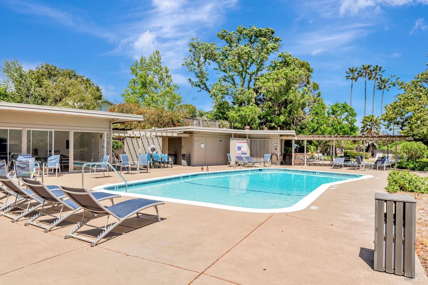 Detail Gallery Image 26 of 30 For 6 Redwood Ave, Corte Madera,  CA 94925 - 3 Beds | 2 Baths