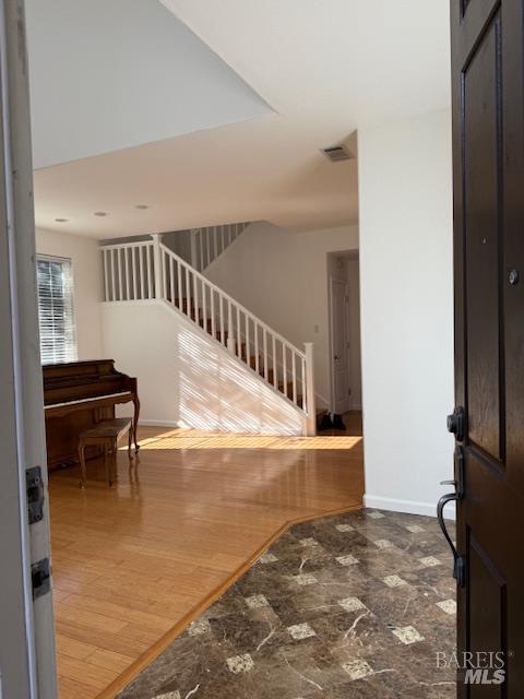 Detail Gallery Image 5 of 6 For 2971 Carlingford Ln, Vallejo,  CA 94591 - 4 Beds | 3 Baths