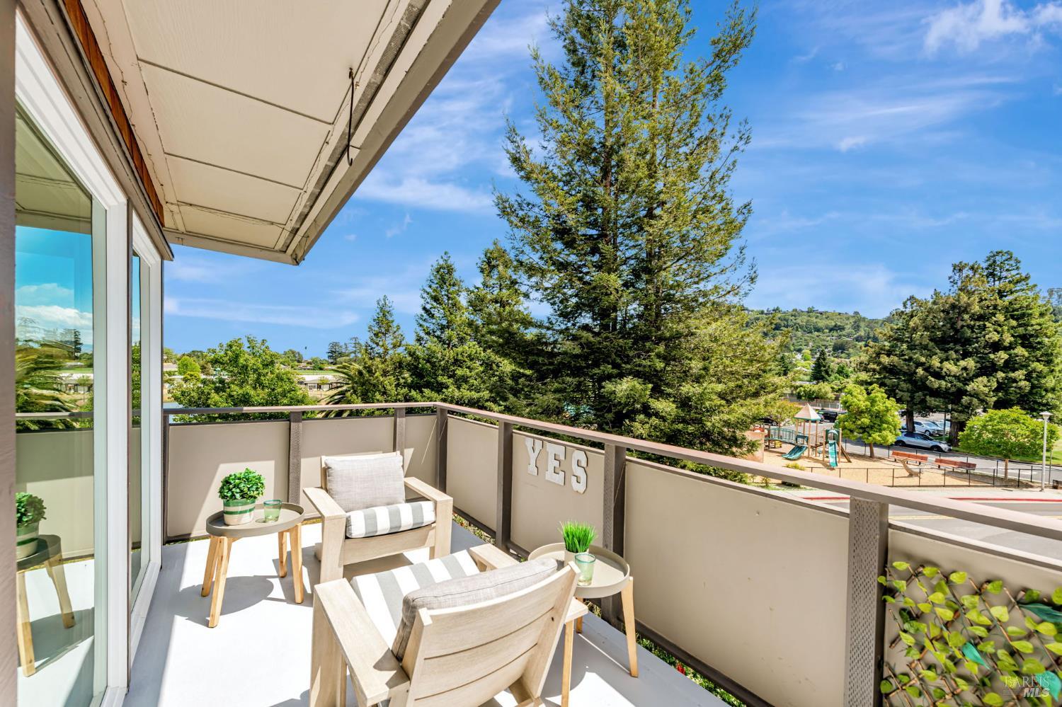 Detail Gallery Image 18 of 30 For 6 Redwood Ave, Corte Madera,  CA 94925 - 3 Beds | 2 Baths