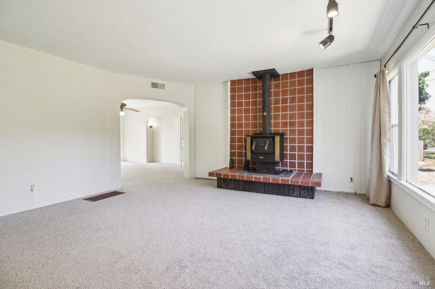 Detail Gallery Image 12 of 50 For 6755 Carol Dr, Sebastopol,  CA 95472 - 3 Beds | 2 Baths