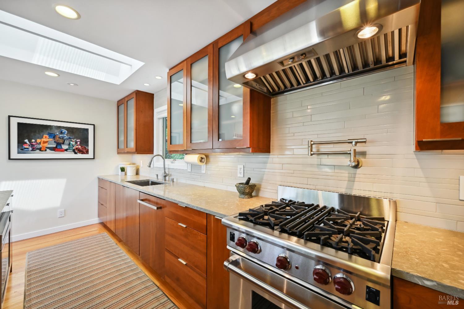 Detail Gallery Image 15 of 53 For 510 Redwood Rd, San Anselmo,  CA 94960 - 3 Beds | 1/1 Baths