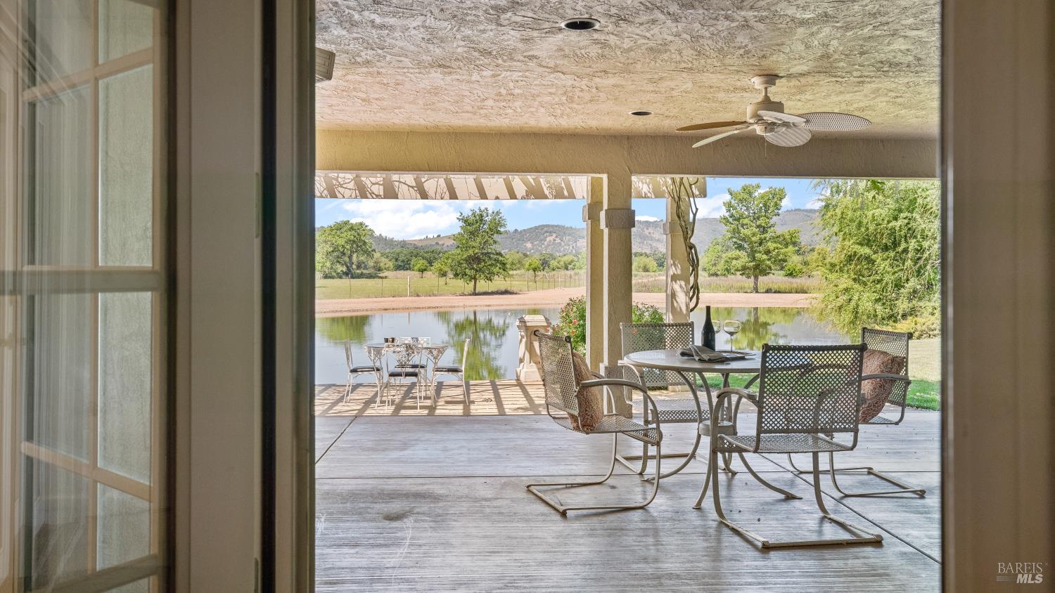 Detail Gallery Image 17 of 69 For 12285 High Valley Rd, Clearlake Oaks,  CA 95423 - 4 Beds | 3 Baths