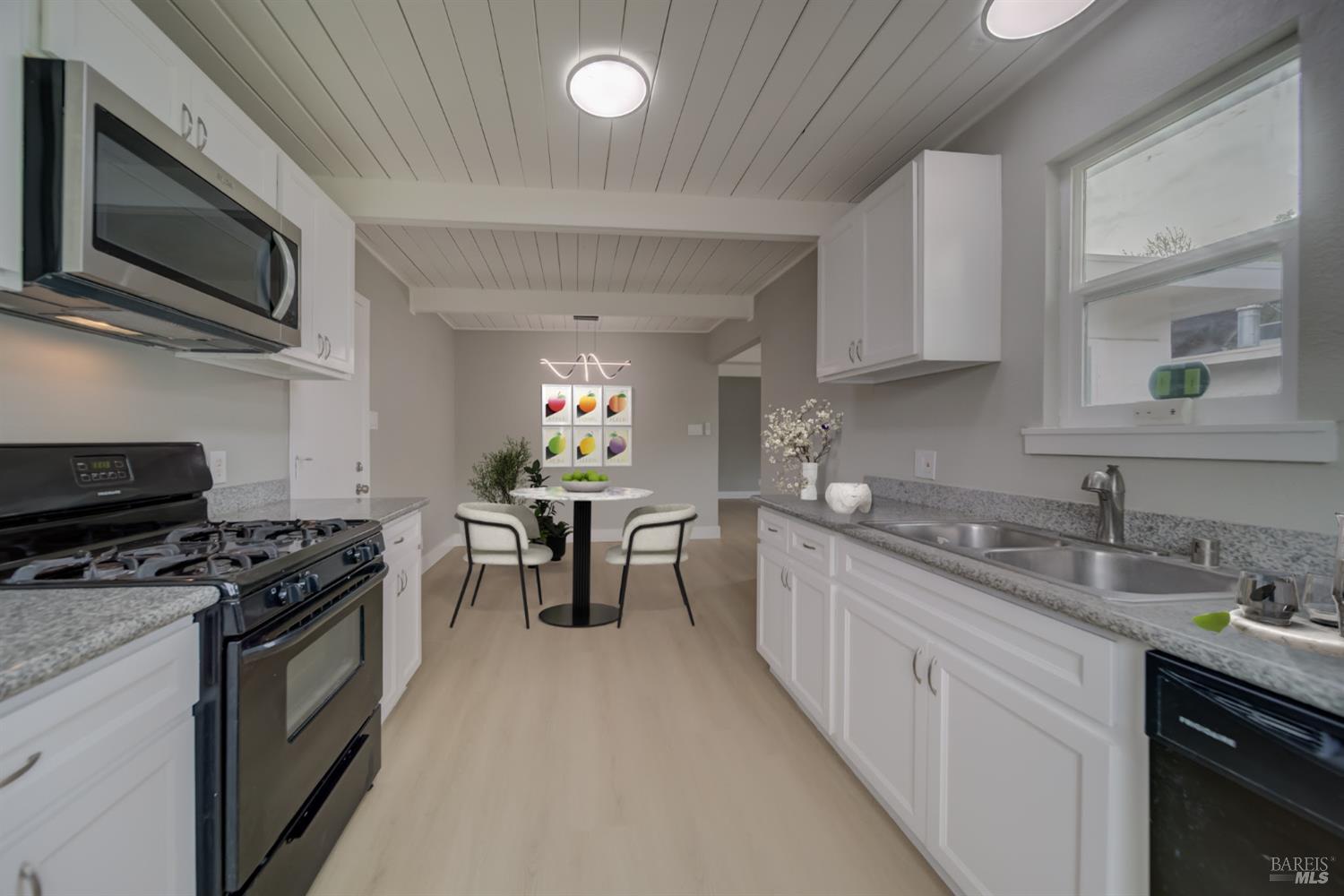 Detail Gallery Image 4 of 94 For 456 Lovers Ln, Vacaville,  CA 95688 - 4 Beds | 2 Baths