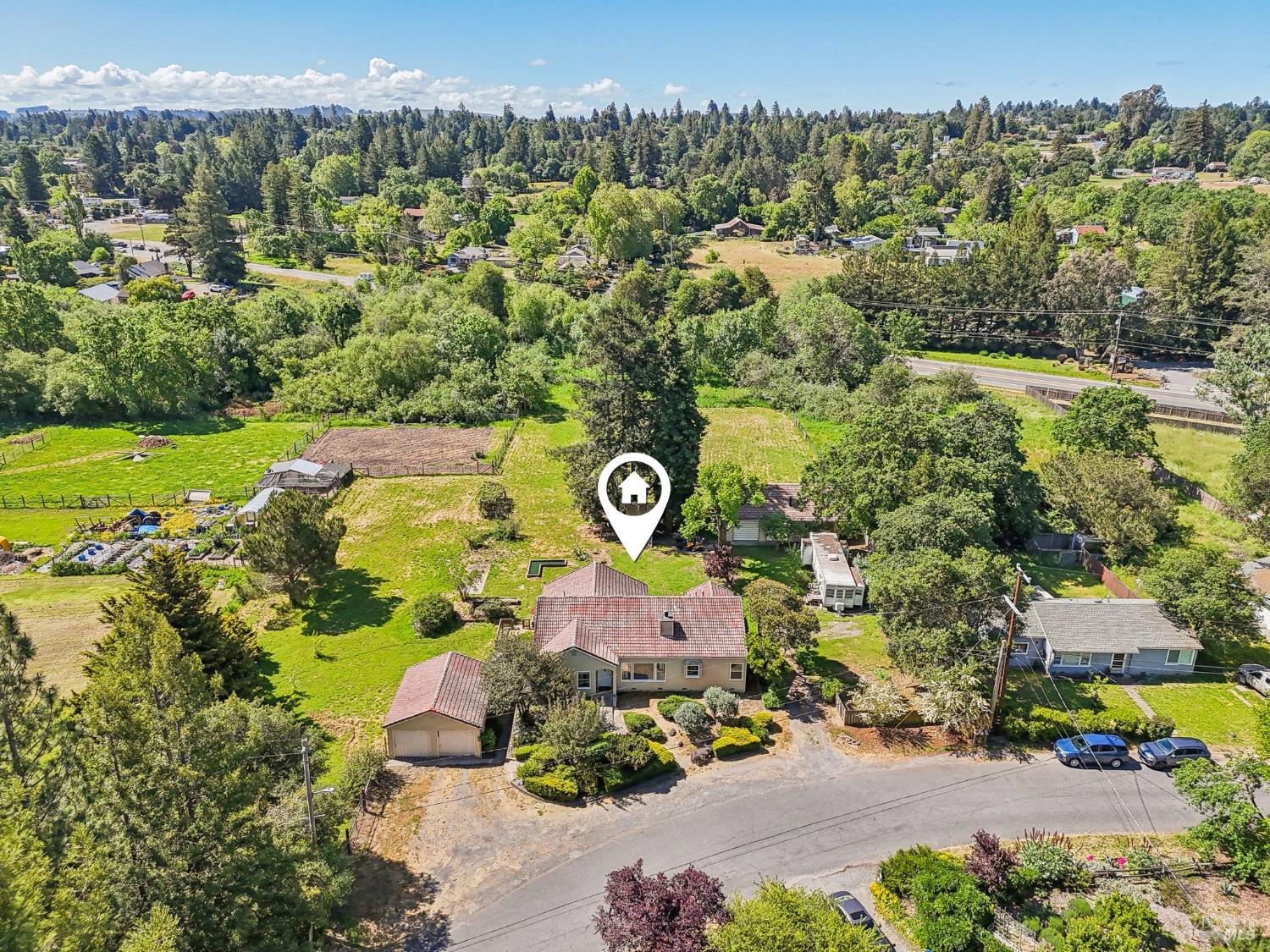 Detail Gallery Image 2 of 50 For 6755 Carol Dr, Sebastopol,  CA 95472 - 3 Beds | 2 Baths