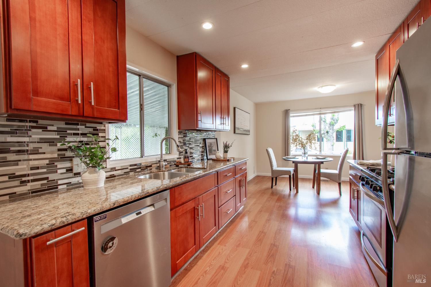 Detail Gallery Image 14 of 31 For 110 San Antonio Way, Yountville,  CA 94599 - 2 Beds | 2 Baths