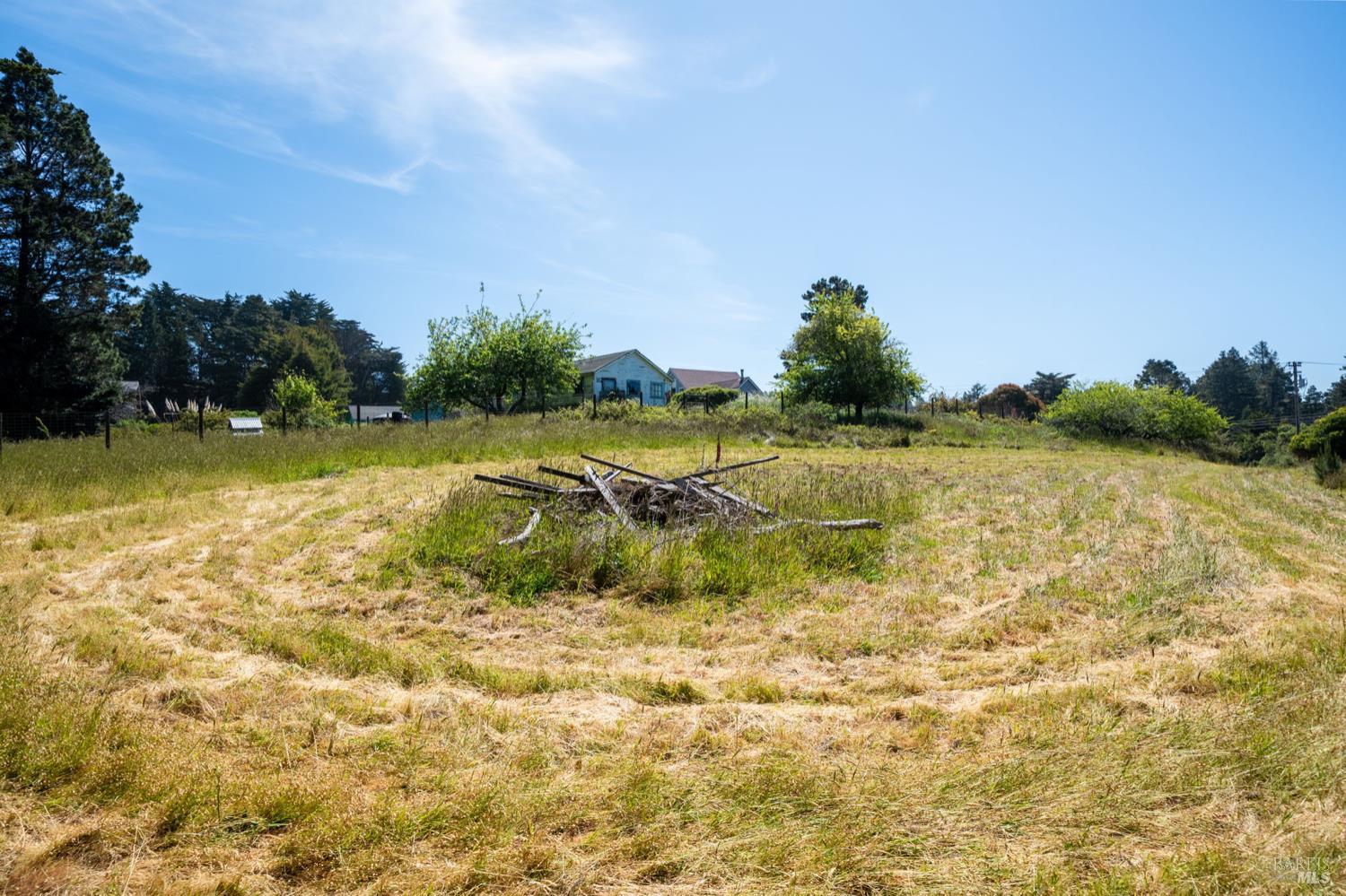Detail Gallery Image 8 of 9 For 44600 Little Lake Rd, Mendocino,  CA 95460 - 3 Beds | 2 Baths