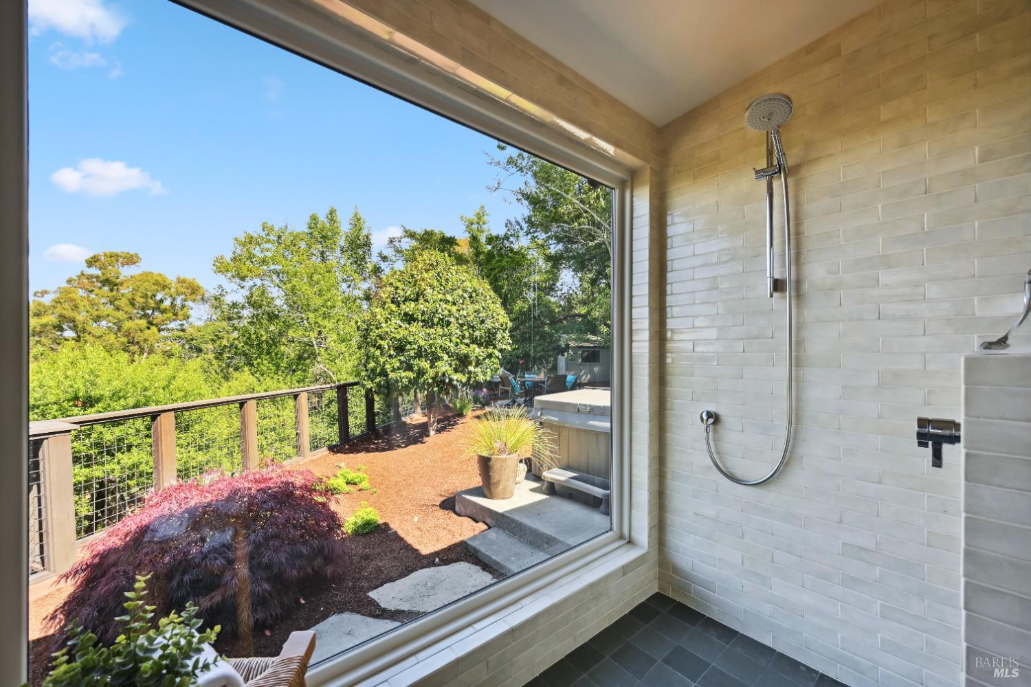 Detail Gallery Image 39 of 53 For 510 Redwood Rd, San Anselmo,  CA 94960 - 3 Beds | 1/1 Baths