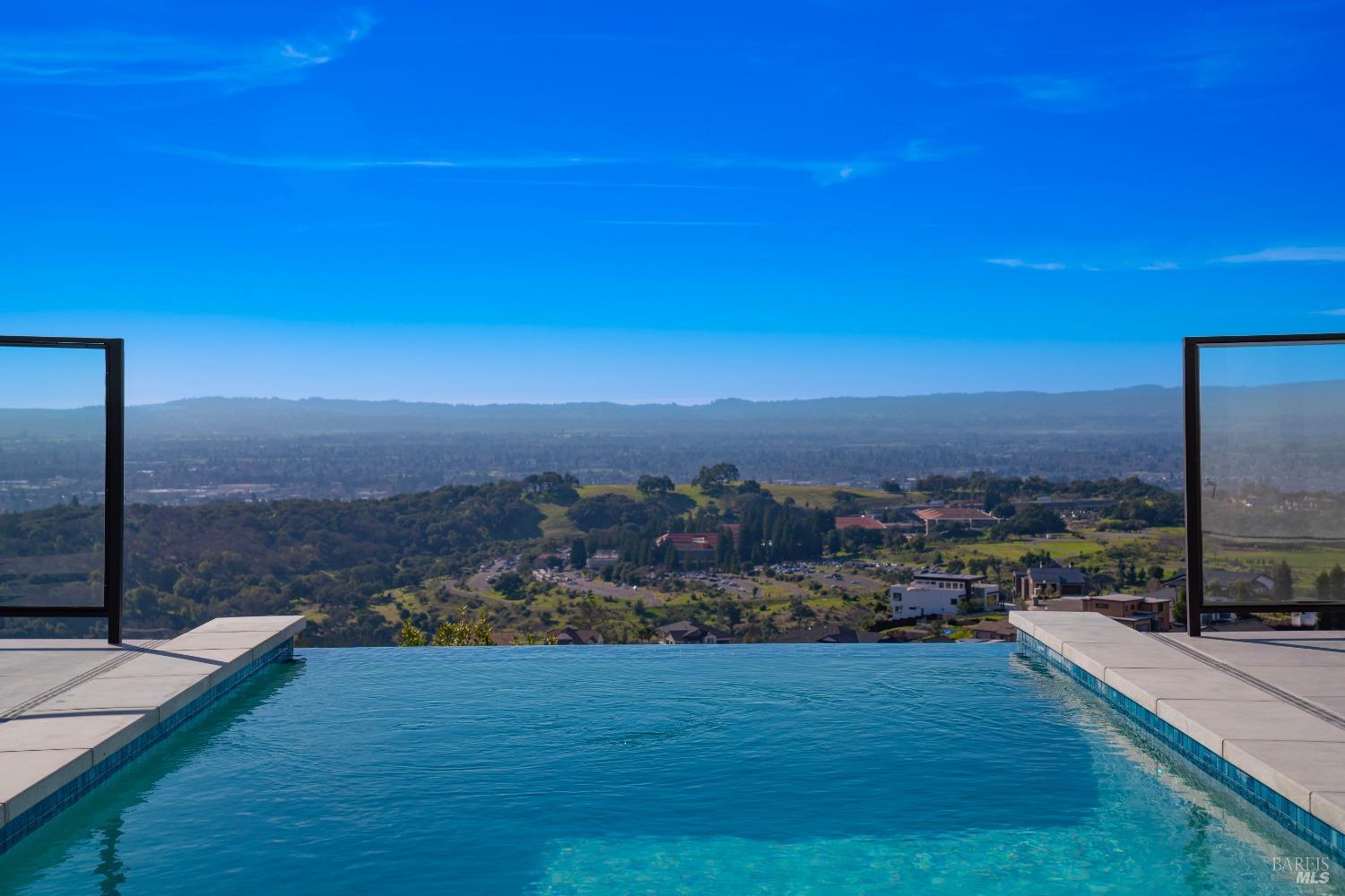 Detail Gallery Image 53 of 74 For 3835 Rocky Point Way, Santa Rosa,  CA 95404 - 4 Beds | 4/1 Baths