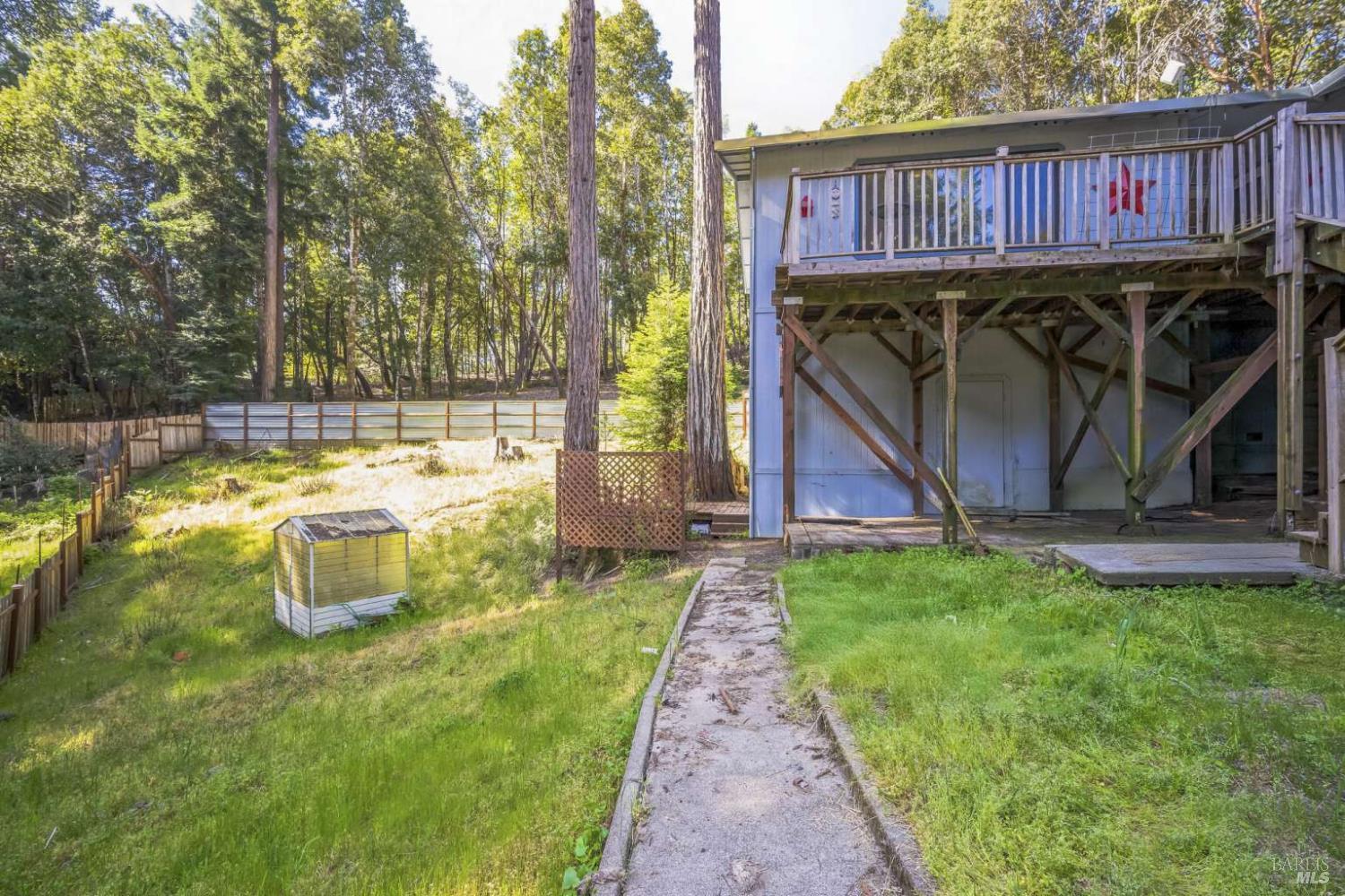 Otter Place, Willits, California image 7