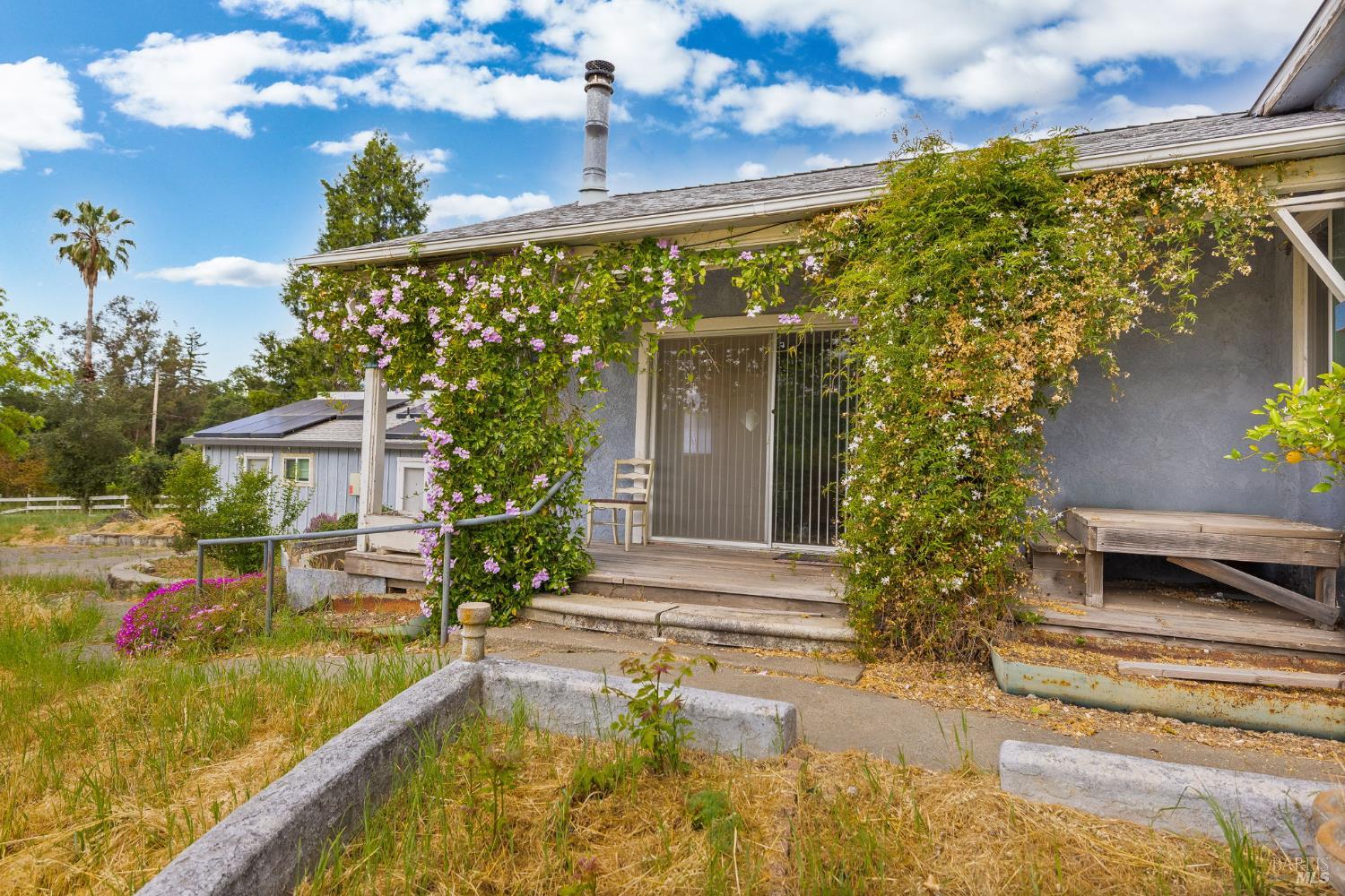 Detail Gallery Image 9 of 42 For 1045 3rd Ave, Napa,  CA 94558 - 2 Beds | 1 Baths