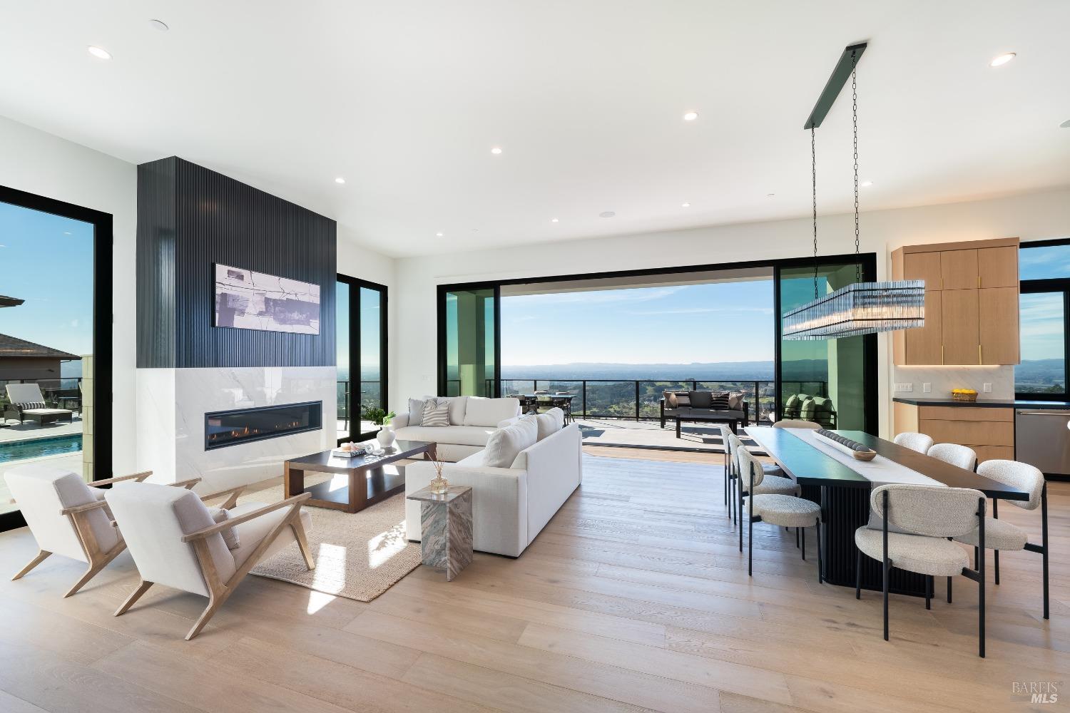 Detail Gallery Image 20 of 74 For 3835 Rocky Point Way, Santa Rosa,  CA 95404 - 4 Beds | 4/1 Baths