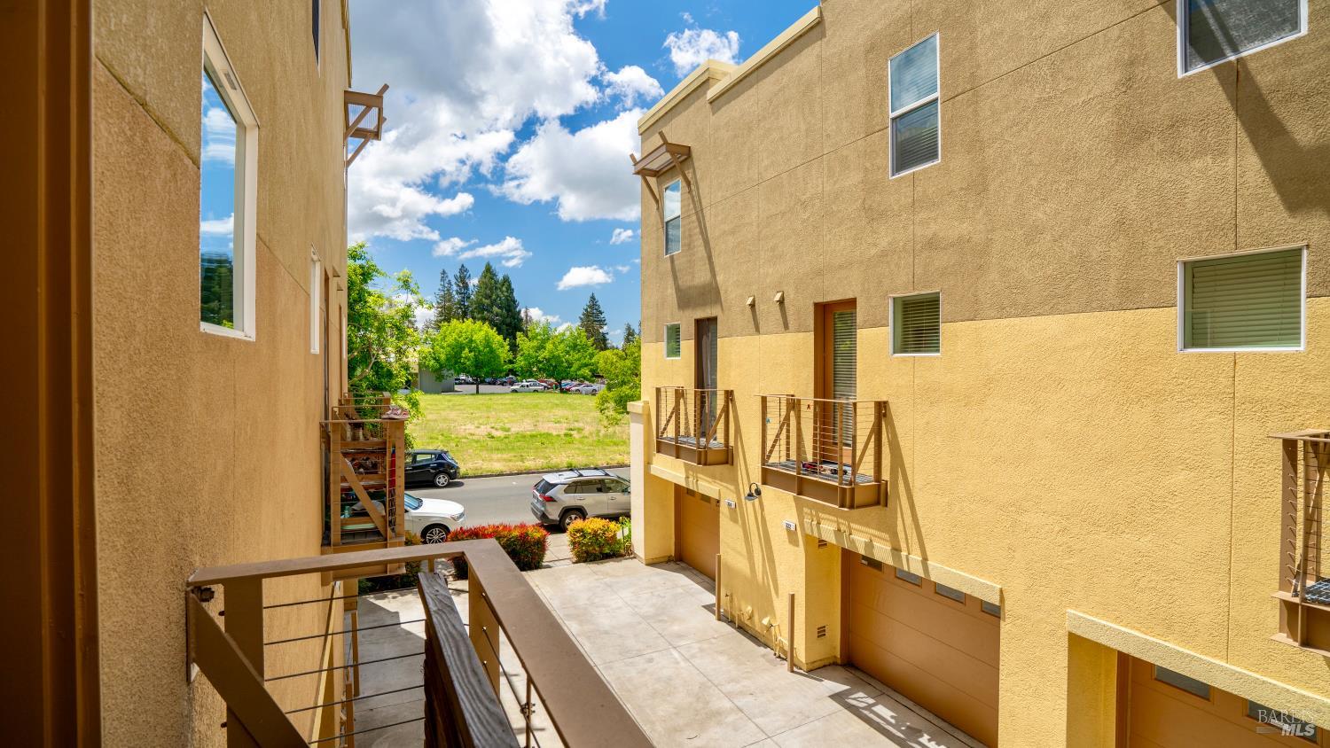 Detail Gallery Image 22 of 28 For 336 City Center Dr, Rohnert Park,  CA 94928 - 2 Beds | 2/1 Baths