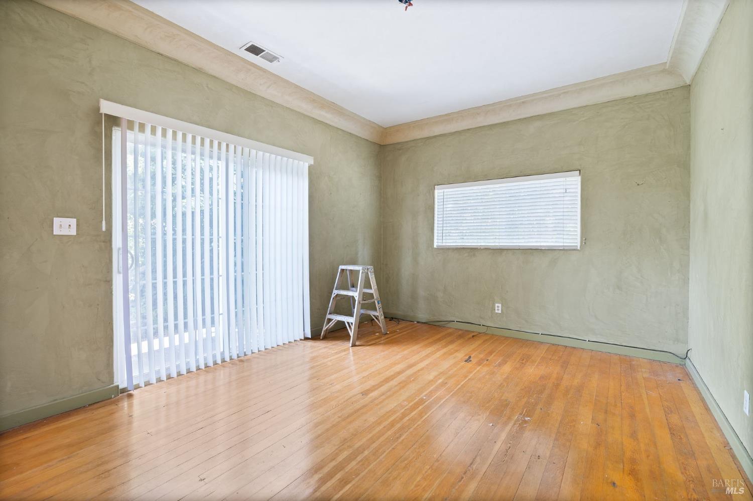 Detail Gallery Image 31 of 42 For 1045 3rd Ave, Napa,  CA 94558 - 2 Beds | 1 Baths