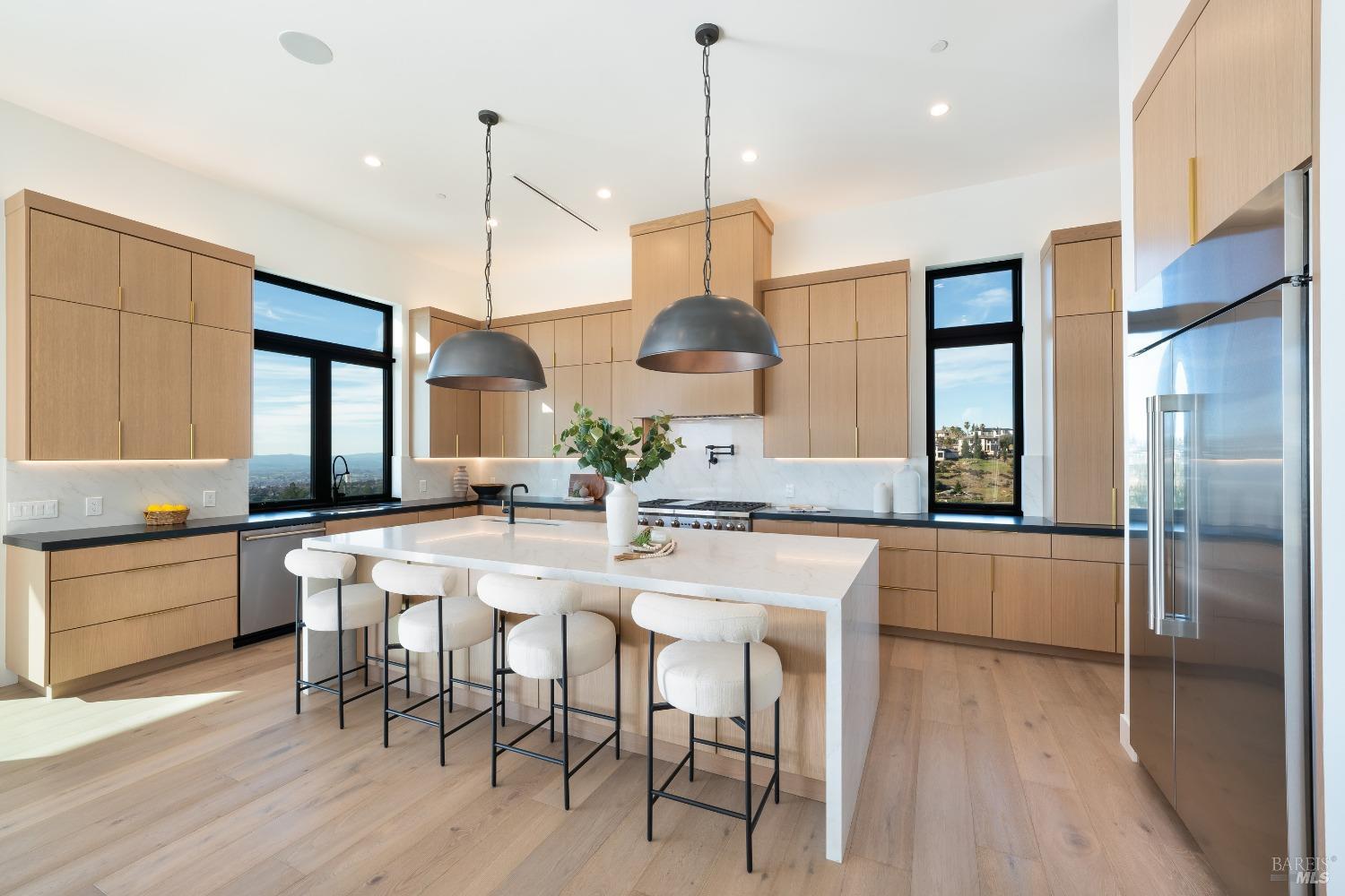 Detail Gallery Image 10 of 74 For 3835 Rocky Point Way, Santa Rosa,  CA 95404 - 4 Beds | 4/1 Baths