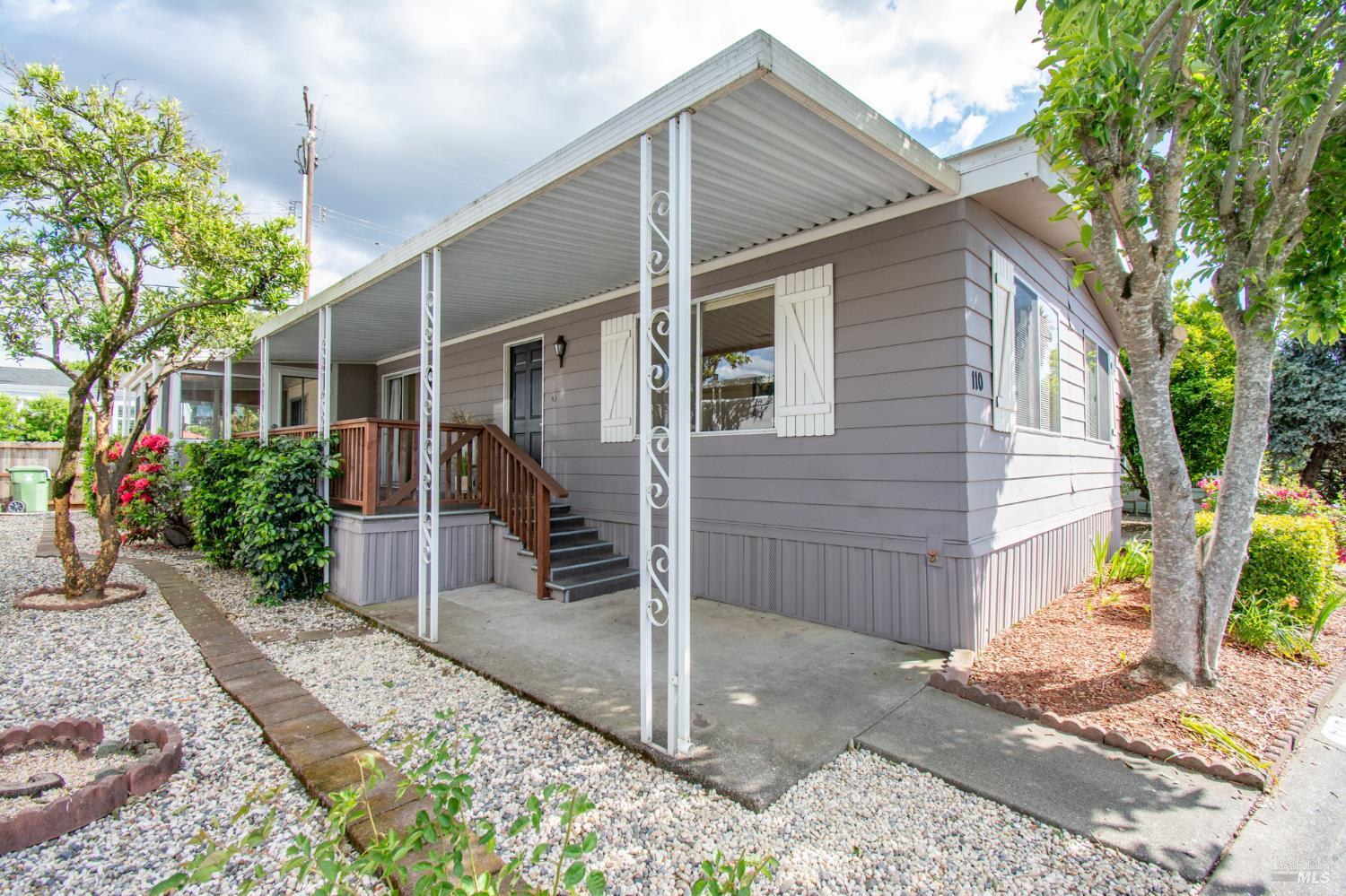 Detail Gallery Image 1 of 31 For 110 San Antonio Way, Yountville,  CA 94599 - 2 Beds | 2 Baths