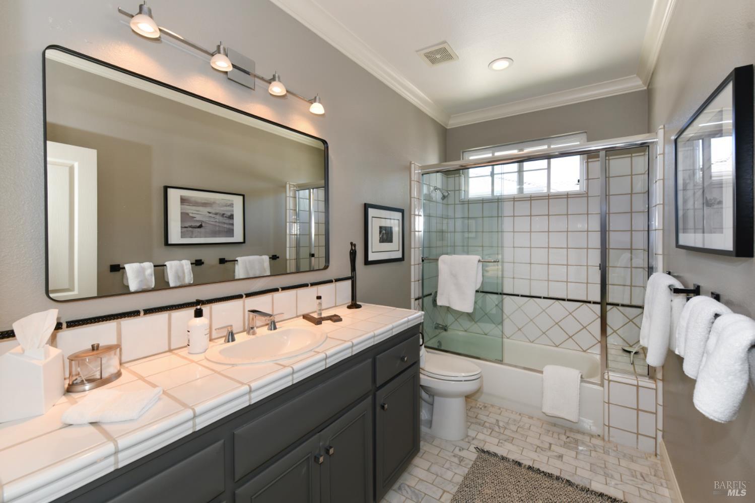Detail Gallery Image 13 of 73 For 1571 Voorhees Cir, Saint Helena,  CA 94574 - 3 Beds | 2/1 Baths
