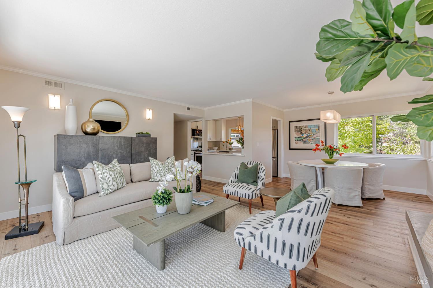 Detail Gallery Image 4 of 30 For 6 Redwood Ave, Corte Madera,  CA 94925 - 3 Beds | 2 Baths
