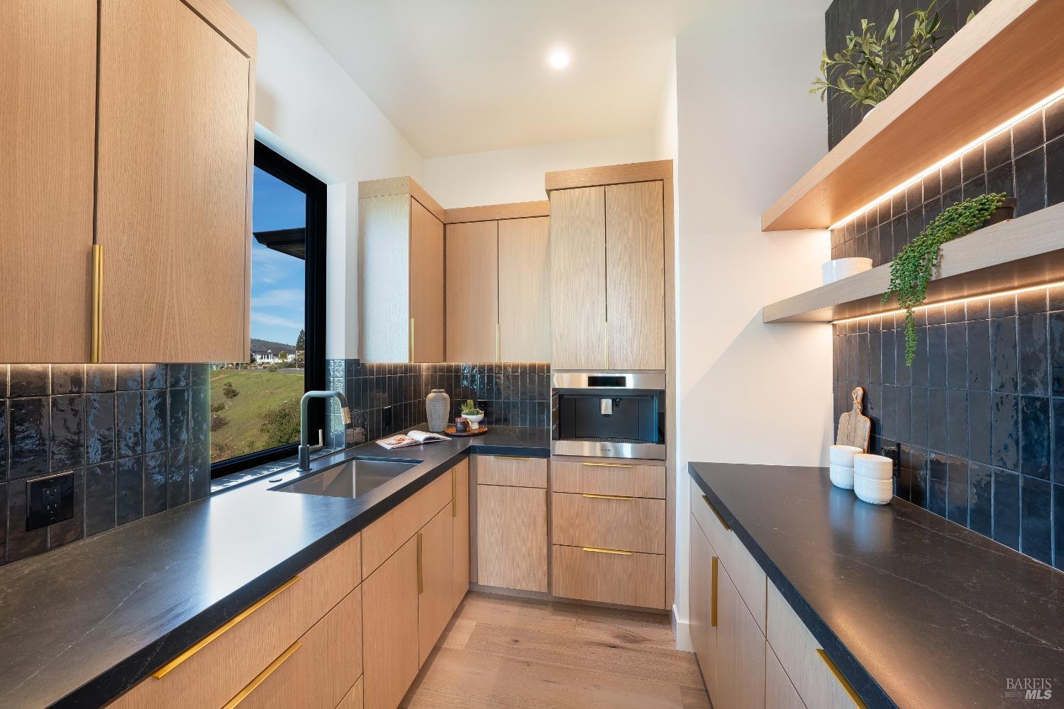 Detail Gallery Image 28 of 74 For 3835 Rocky Point Way, Santa Rosa,  CA 95404 - 4 Beds | 4/1 Baths
