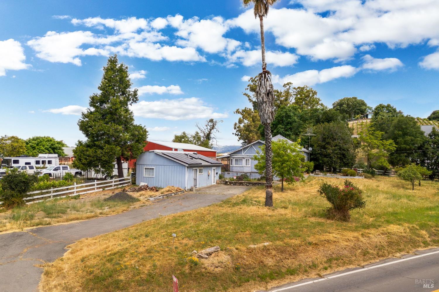 Detail Gallery Image 3 of 42 For 1045 3rd Ave, Napa,  CA 94558 - 2 Beds | 1 Baths