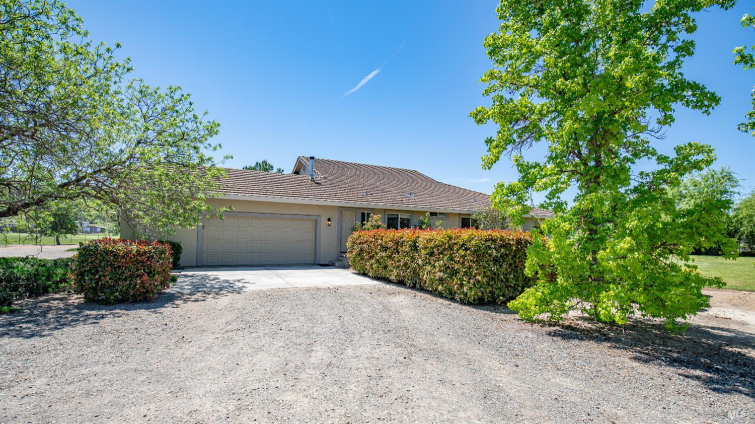 Detail Gallery Image 41 of 69 For 12285 High Valley Rd, Clearlake Oaks,  CA 95423 - 4 Beds | 3 Baths