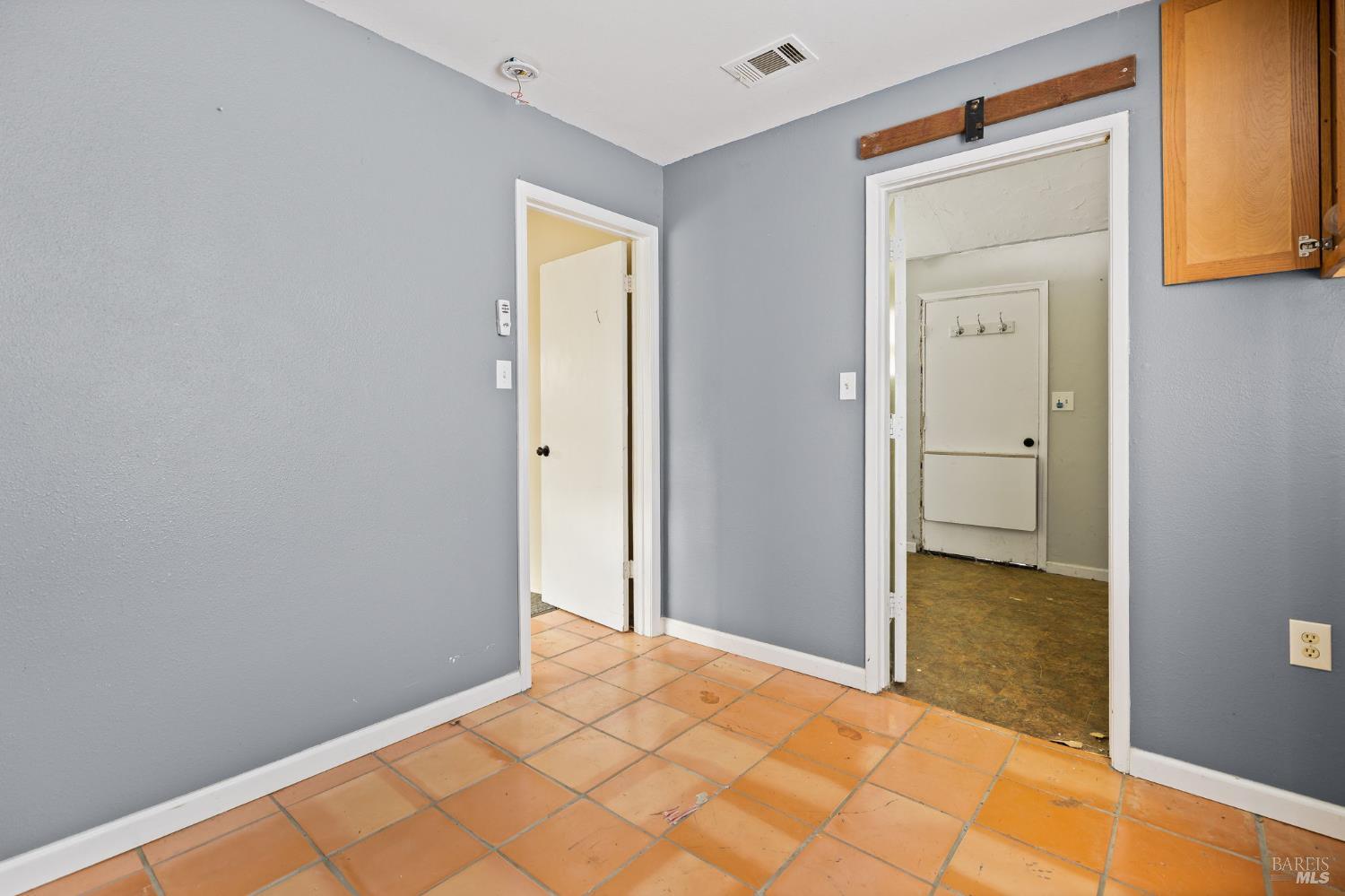 Detail Gallery Image 37 of 42 For 1045 3rd Ave, Napa,  CA 94558 - 2 Beds | 1 Baths