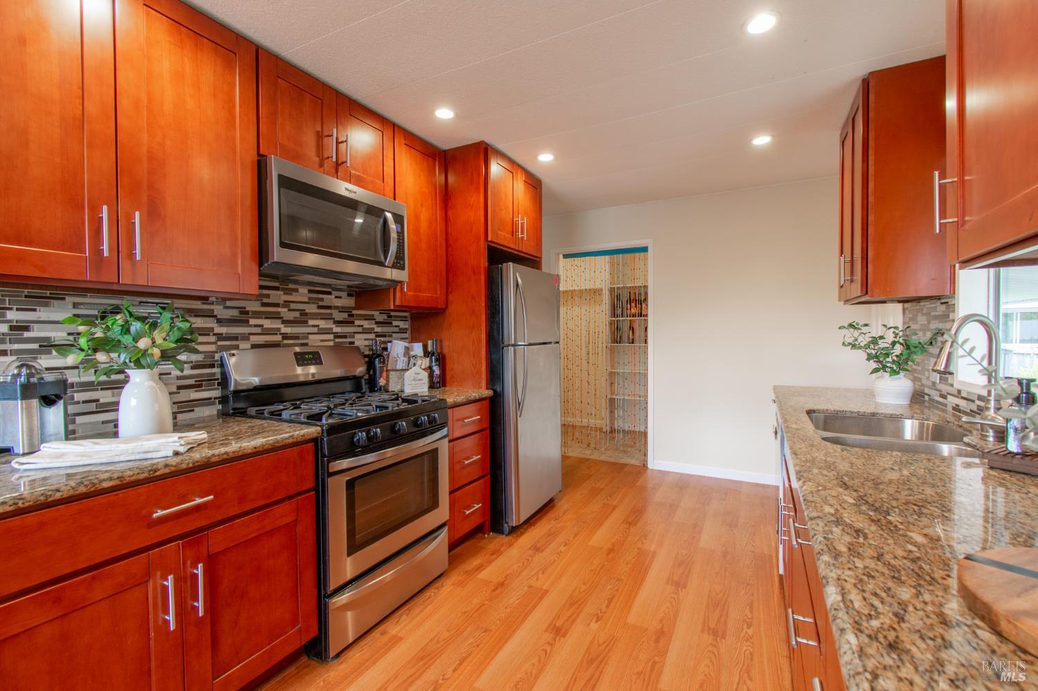 Detail Gallery Image 11 of 31 For 110 San Antonio Way, Yountville,  CA 94599 - 2 Beds | 2 Baths
