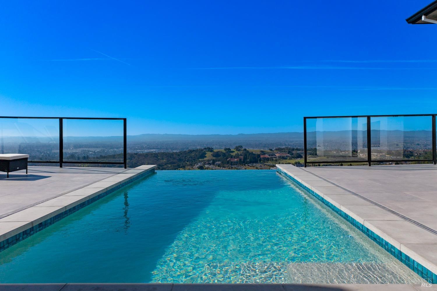 Detail Gallery Image 52 of 74 For 3835 Rocky Point Way, Santa Rosa,  CA 95404 - 4 Beds | 4/1 Baths