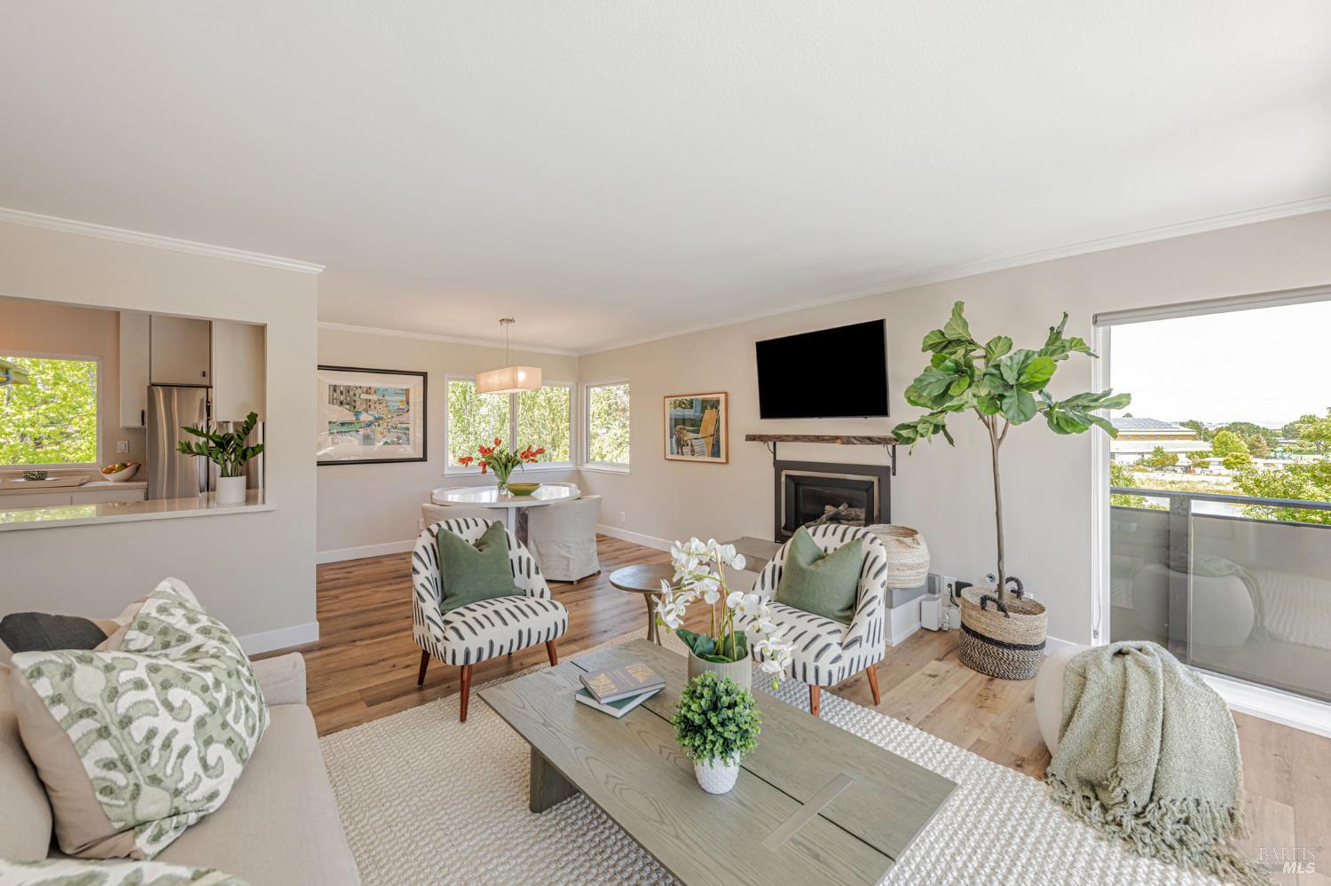 Detail Gallery Image 5 of 30 For 6 Redwood Ave, Corte Madera,  CA 94925 - 3 Beds | 2 Baths