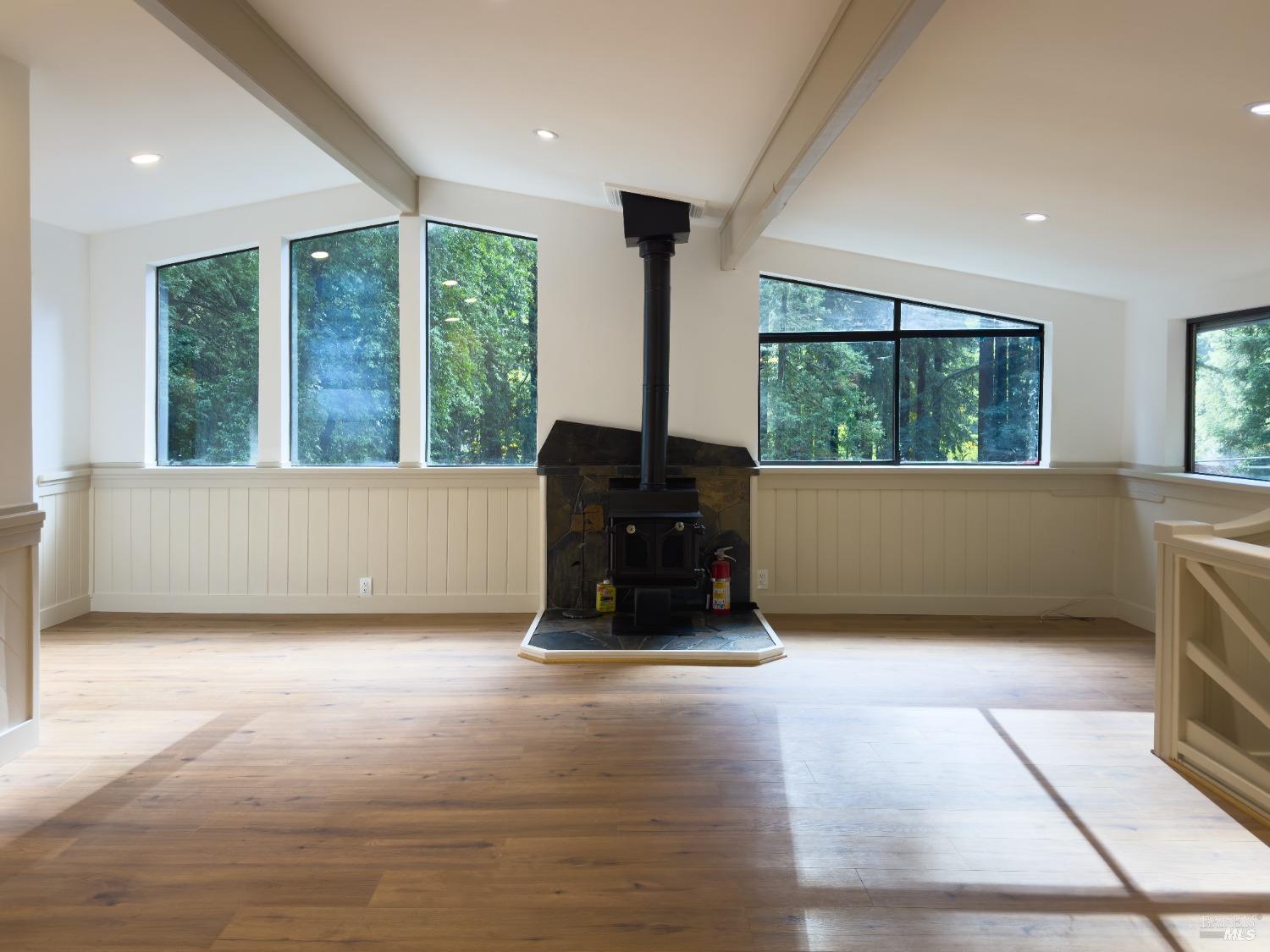 Detail Gallery Image 3 of 35 For 17420 Guernewood Ln, Guerneville,  CA 95446 - – Beds | – Baths