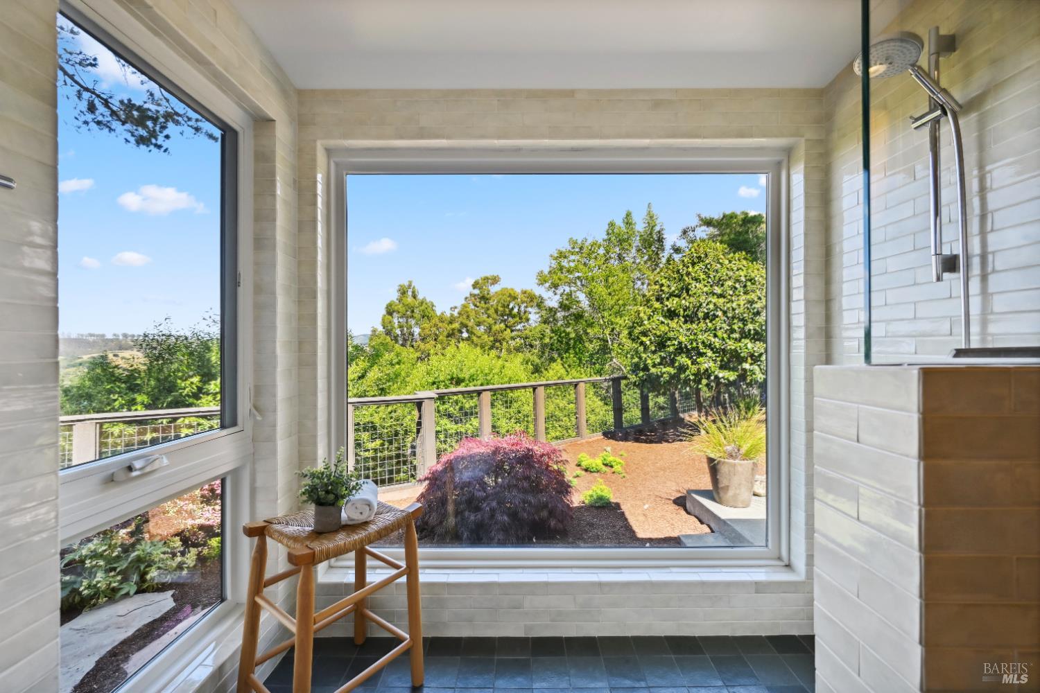 Detail Gallery Image 38 of 53 For 510 Redwood Rd, San Anselmo,  CA 94960 - 3 Beds | 1/1 Baths