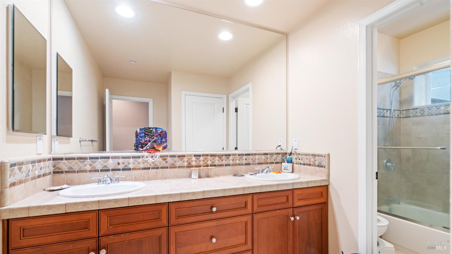 Detail Gallery Image 27 of 50 For 2011 Bellaterra Ct, Santa Rosa,  CA 95404 - 4 Beds | 3 Baths