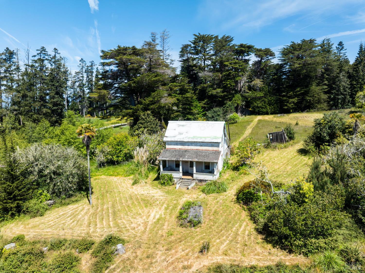 Detail Gallery Image 3 of 9 For 44600 Little Lake Rd, Mendocino,  CA 95460 - 3 Beds | 2 Baths