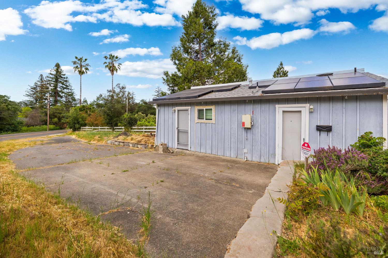 Detail Gallery Image 7 of 42 For 1045 3rd Ave, Napa,  CA 94558 - 2 Beds | 1 Baths