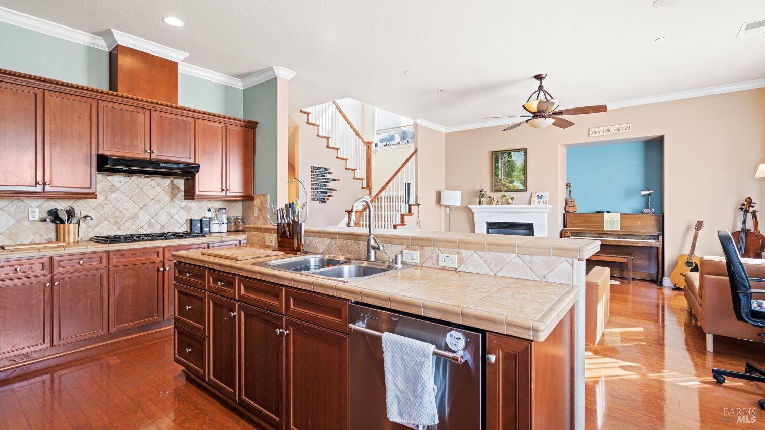 Detail Gallery Image 3 of 50 For 2011 Bellaterra Ct, Santa Rosa,  CA 95404 - 4 Beds | 3 Baths