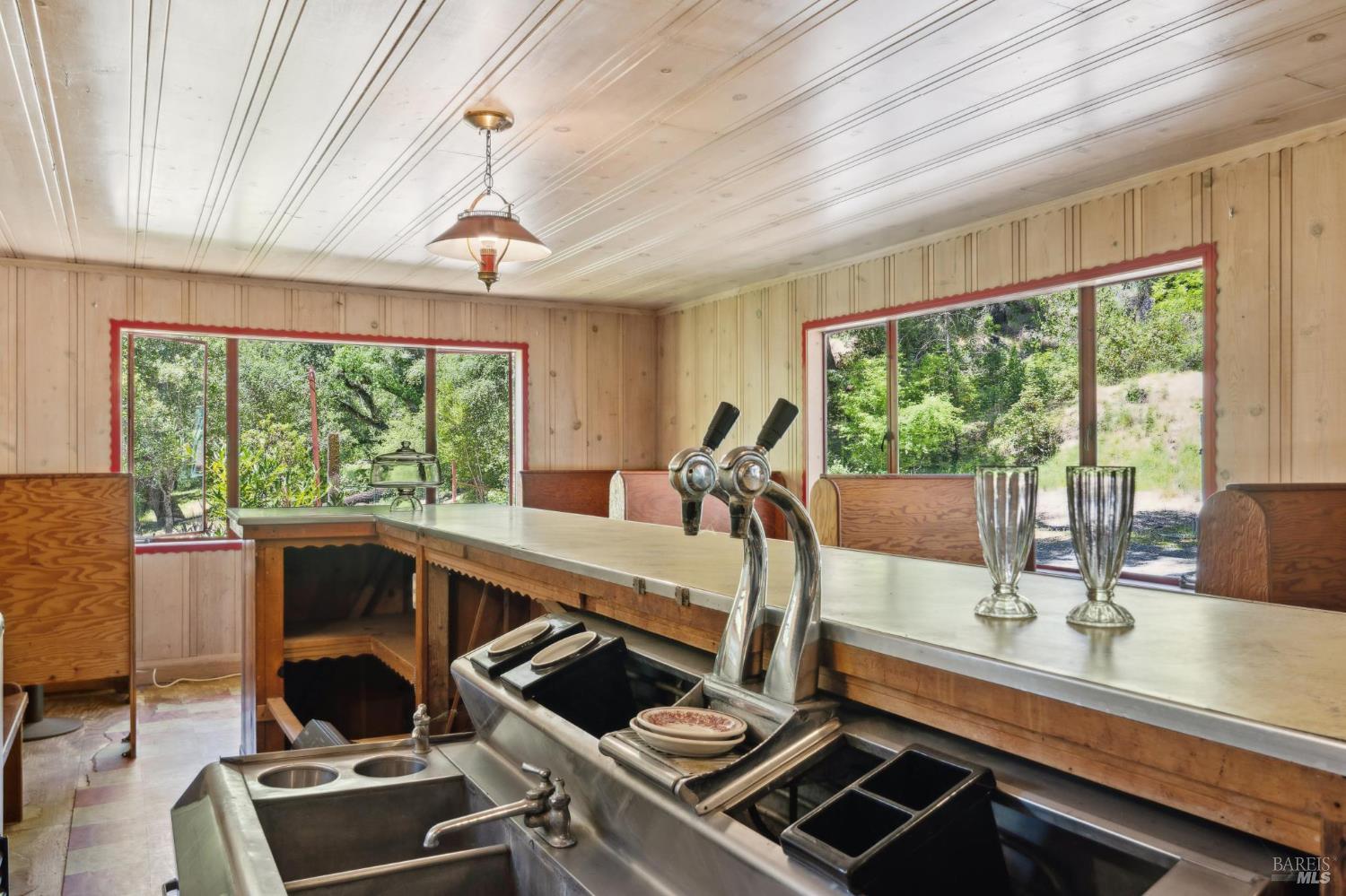 Detail Gallery Image 34 of 72 For 4100 Petrified Forest Rd, Santa Rosa,  CA 94515 - 8 Beds | 6/1 Baths