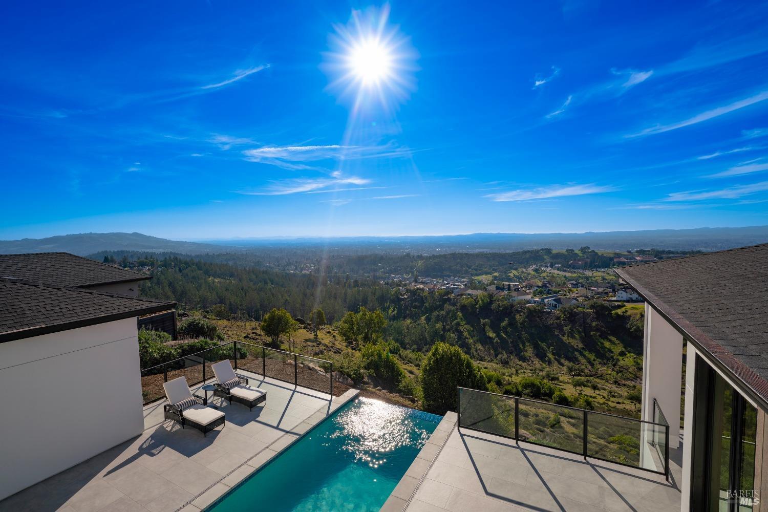Detail Gallery Image 61 of 74 For 3835 Rocky Point Way, Santa Rosa,  CA 95404 - 4 Beds | 4/1 Baths