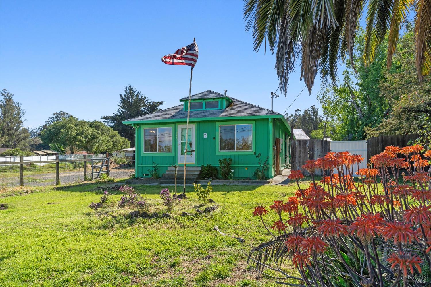 Detail Gallery Image 16 of 24 For 9881 Minnesota Ave, Penngrove,  CA 94951 - 3 Beds | 2 Baths
