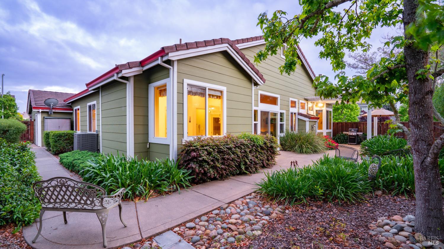 Detail Gallery Image 45 of 61 For 2001 Timberline Ln, Petaluma,  CA 94954 - 4 Beds | 2 Baths