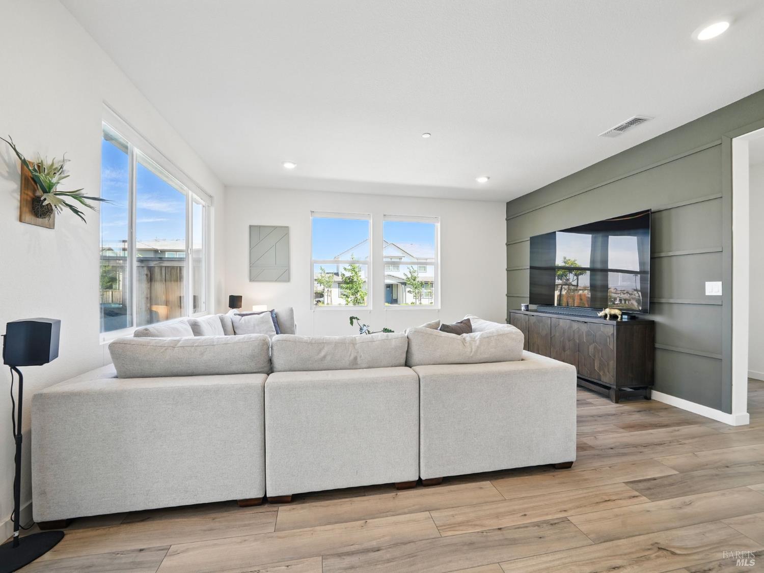 Detail Gallery Image 7 of 50 For 2471 Lake Club Dr, Fairfield,  CA 94533 - 4 Beds | 3 Baths