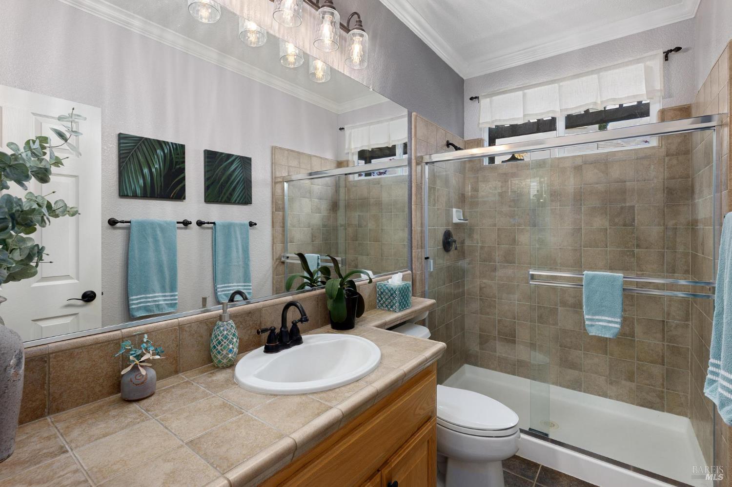 Detail Gallery Image 12 of 53 For 507 Topeka Ln, Vacaville,  CA 95687 - 5 Beds | 4 Baths