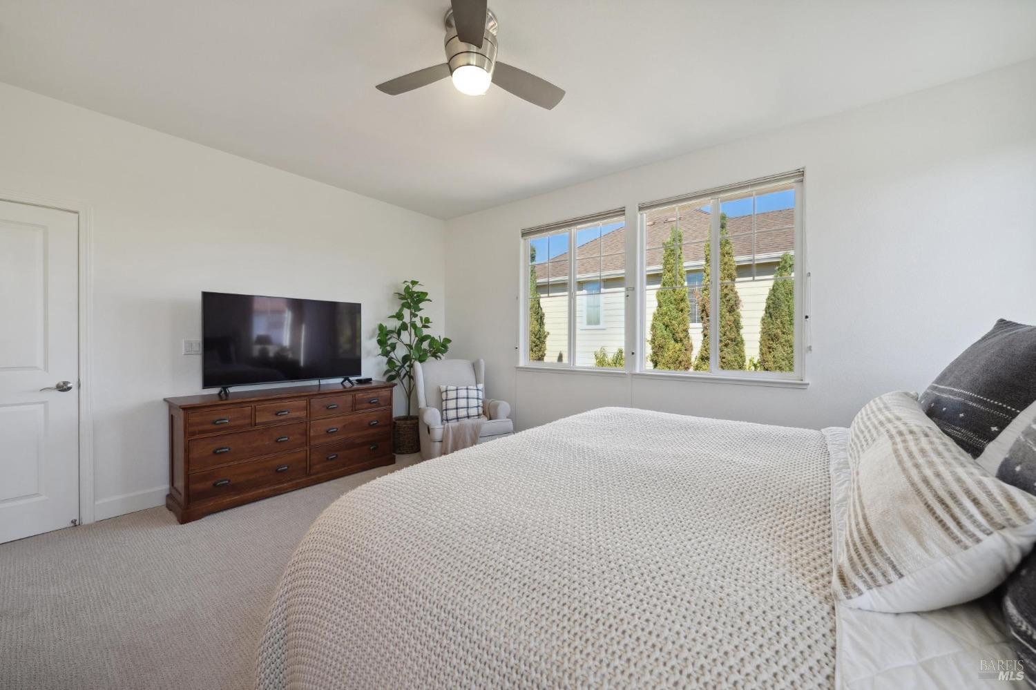 Detail Gallery Image 26 of 51 For 1755 Chinar Dr, Petaluma,  CA 94954 - 4 Beds | 2/1 Baths