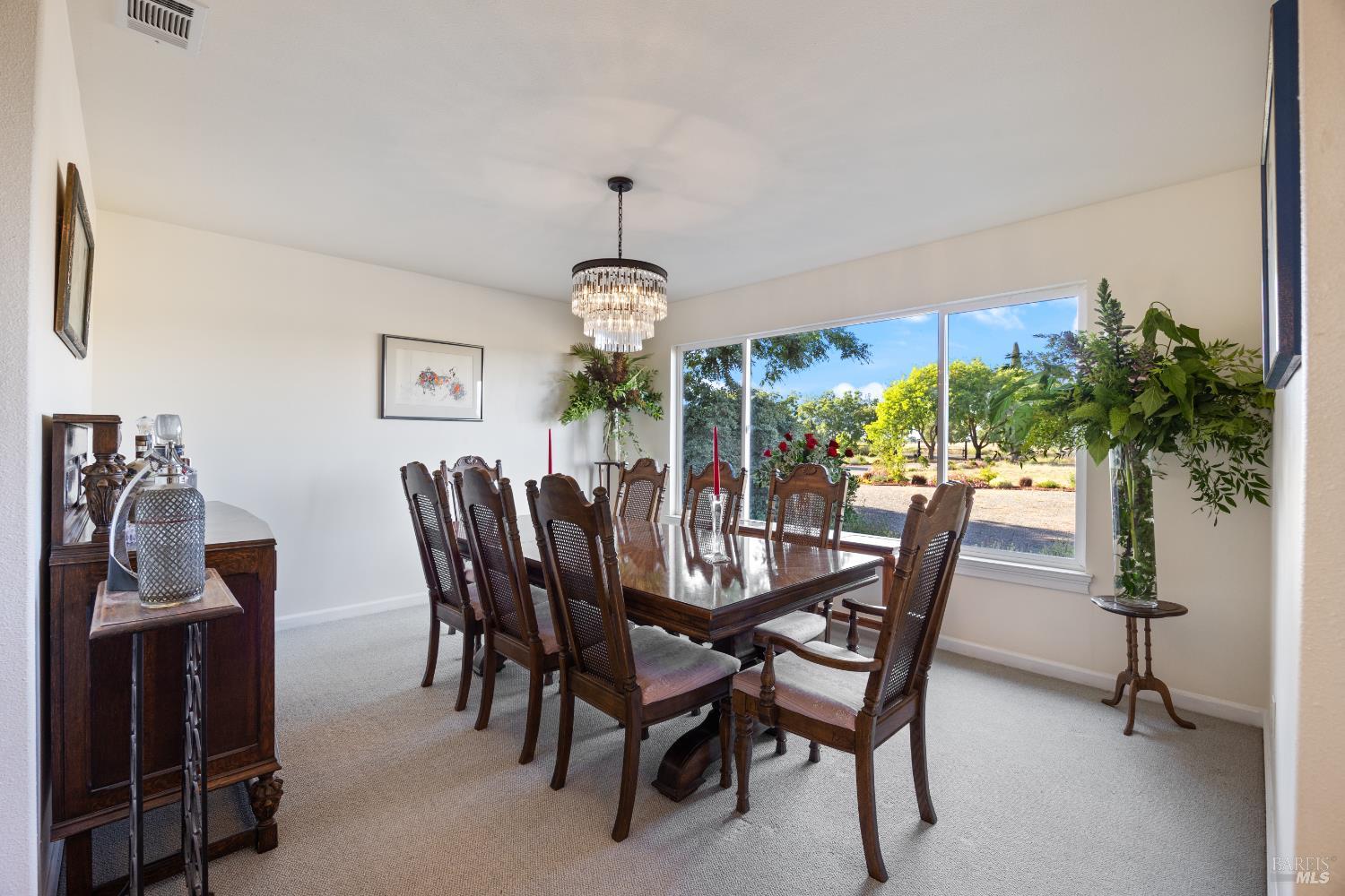 Detail Gallery Image 8 of 42 For 8601 Hyde Rd, Dixon,  CA 95620 - 5 Beds | 5/1 Baths