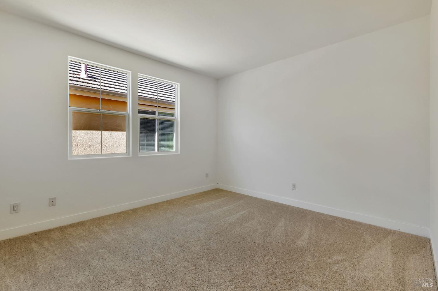 Detail Gallery Image 34 of 62 For 7296 Willow Creek Cir, Vallejo,  CA 94591 - 5 Beds | 3 Baths