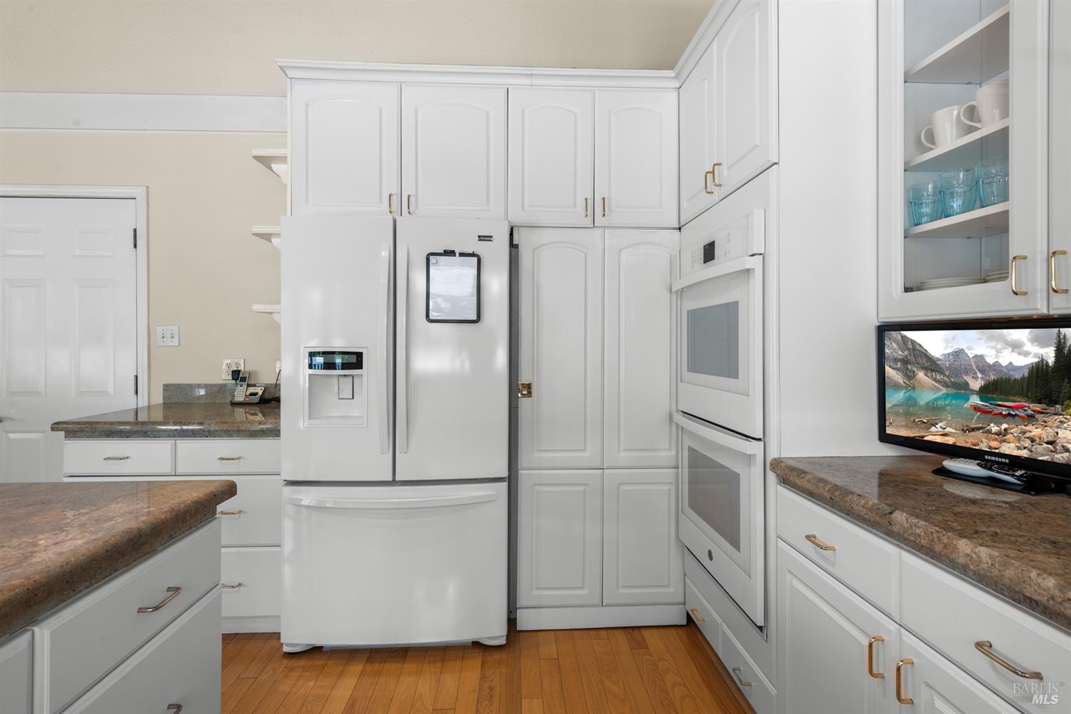 Detail Gallery Image 16 of 57 For 5968 Yerba Buena Rd, Santa Rosa,  CA 95409 - 3 Beds | 2 Baths
