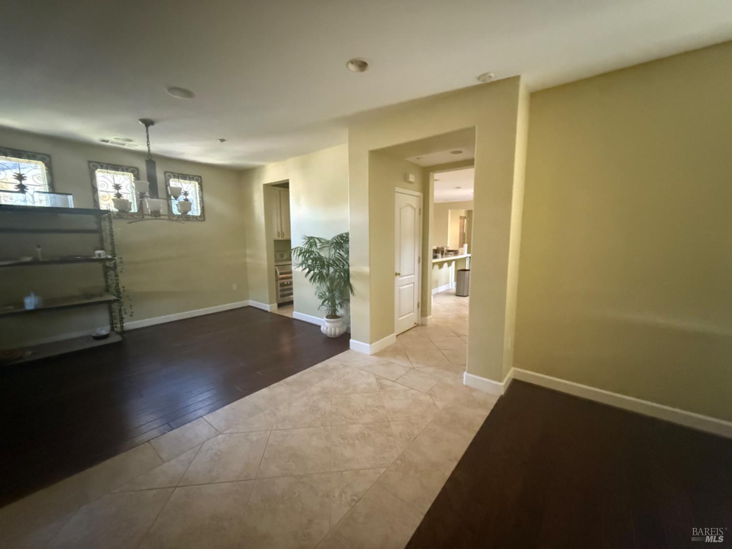 Detail Gallery Image 13 of 18 For 55 Toscana Dr, American Canyon,  CA 94503 - 4 Beds | 2/1 Baths