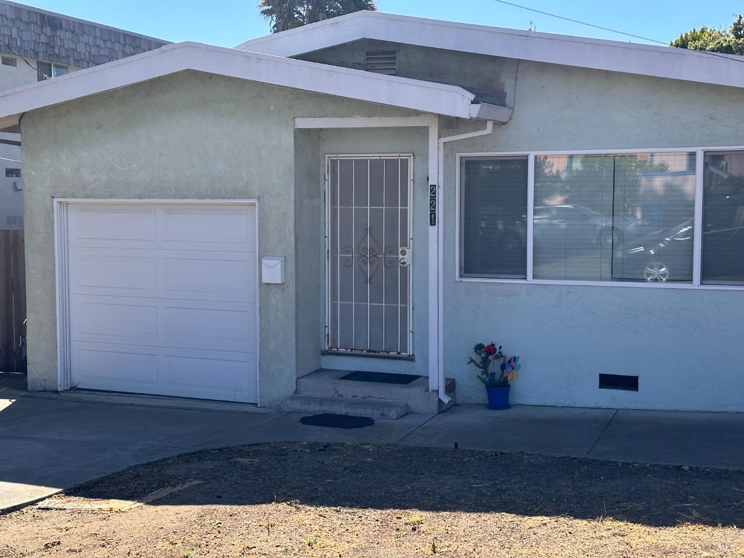 Detail Gallery Image 2 of 17 For 221 Evans Ave, Vallejo,  CA 94590 - 2 Beds | 1 Baths