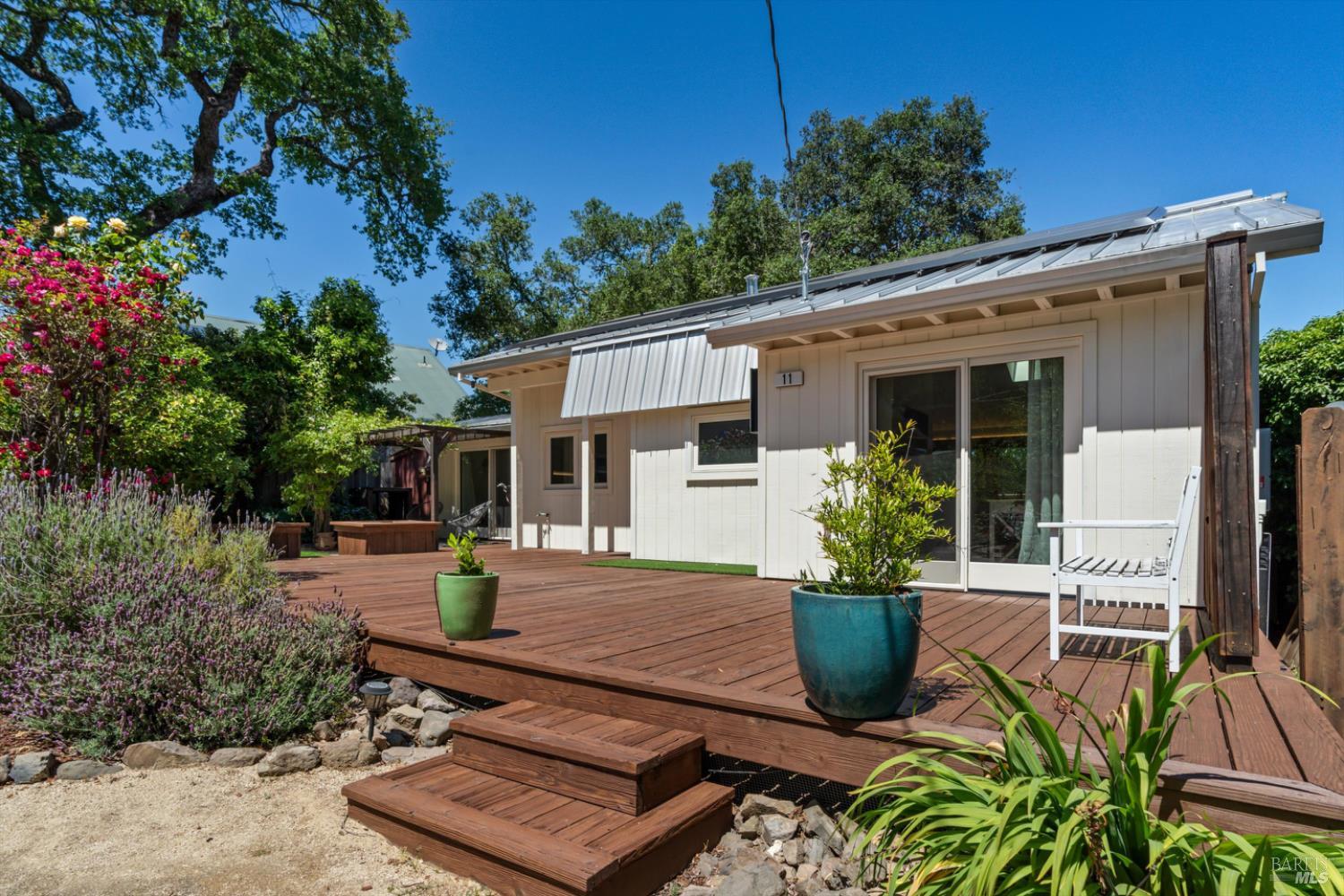 Detail Gallery Image 16 of 32 For 10 Waldruhe Hts, Glen Ellen,  CA 95442 - 2 Beds | 2 Baths
